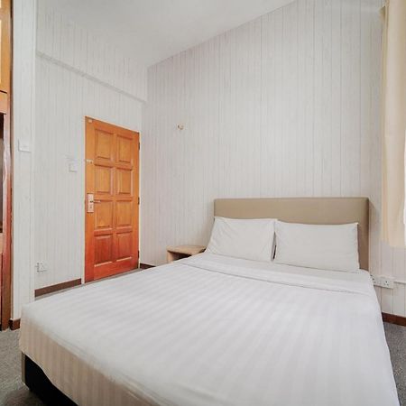 Spot On 89645 Ong'S Court Hotel George Town Kültér fotó