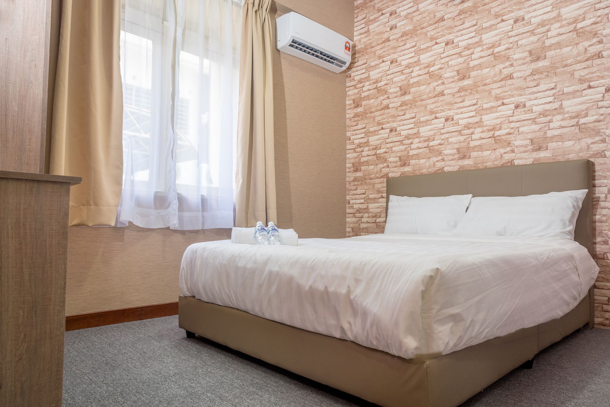 Spot On 89645 Ong'S Court Hotel George Town Kültér fotó