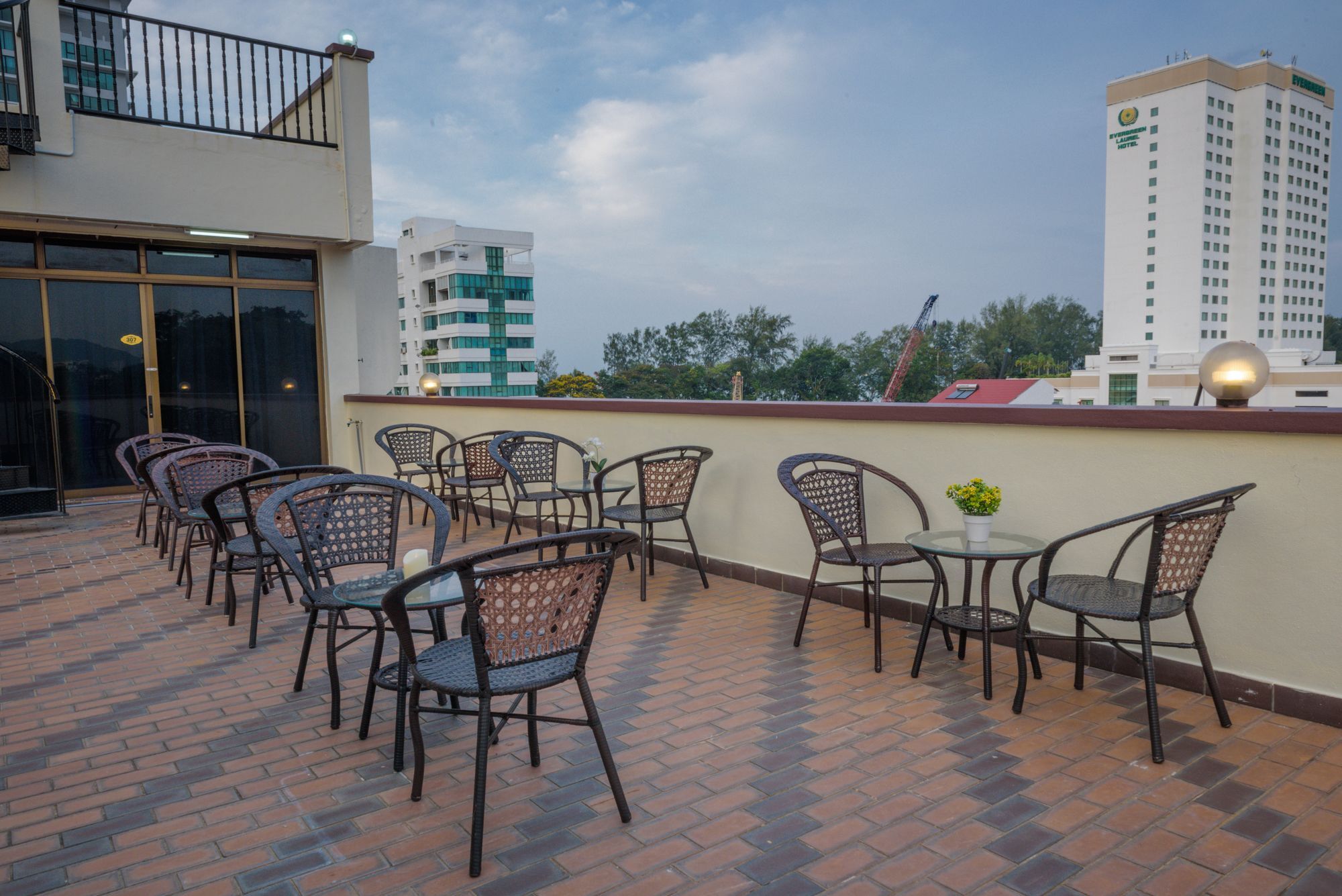 Spot On 89645 Ong'S Court Hotel George Town Kültér fotó