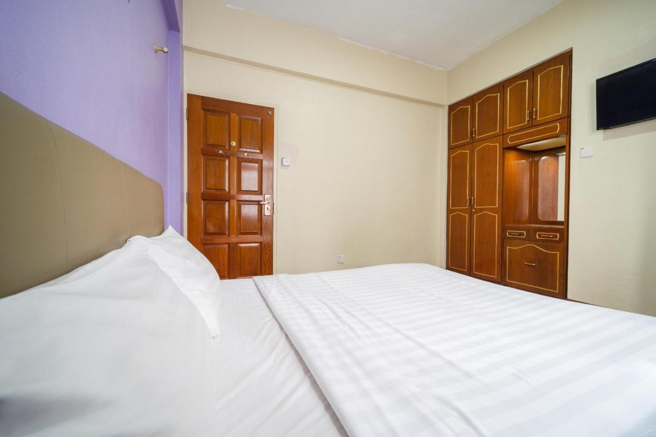 Spot On 89645 Ong'S Court Hotel George Town Kültér fotó