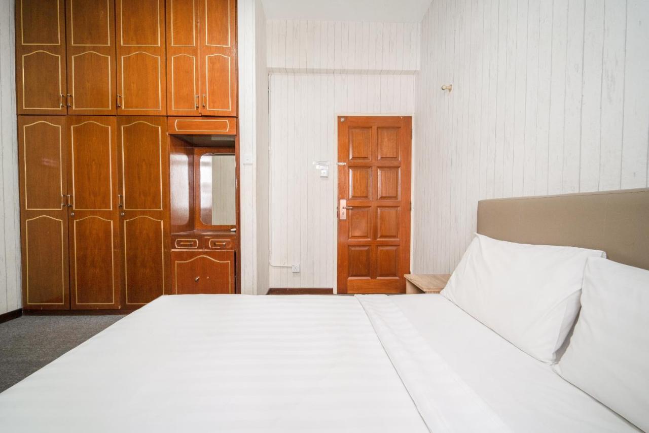 Spot On 89645 Ong'S Court Hotel George Town Kültér fotó