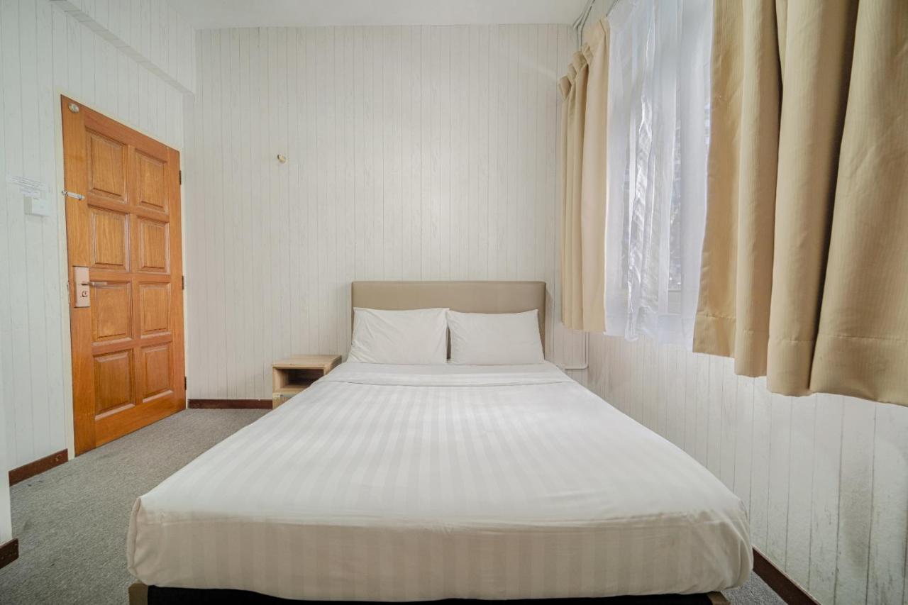 Spot On 89645 Ong'S Court Hotel George Town Kültér fotó